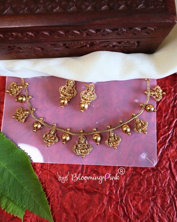 Padmasana Short Necklace