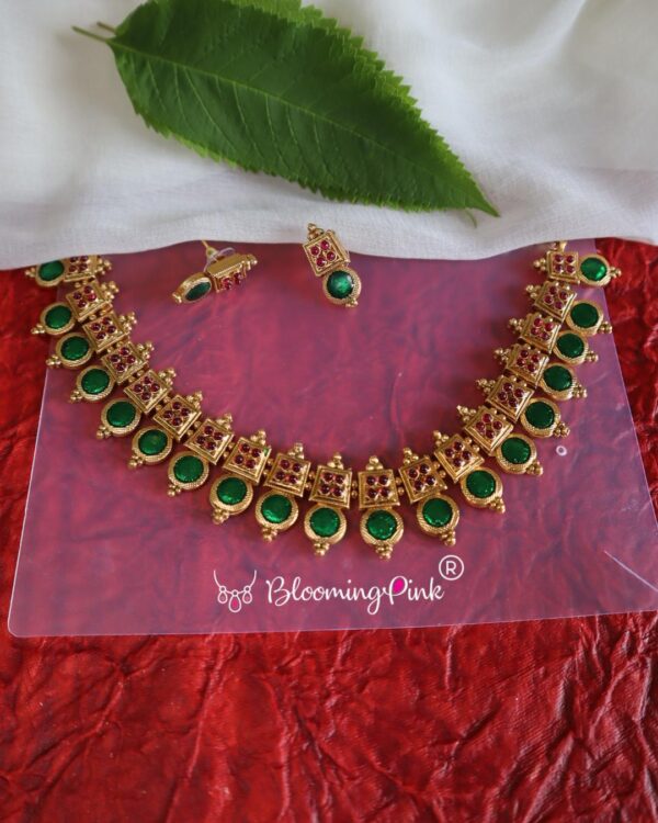 Tushti Green Round Palakka