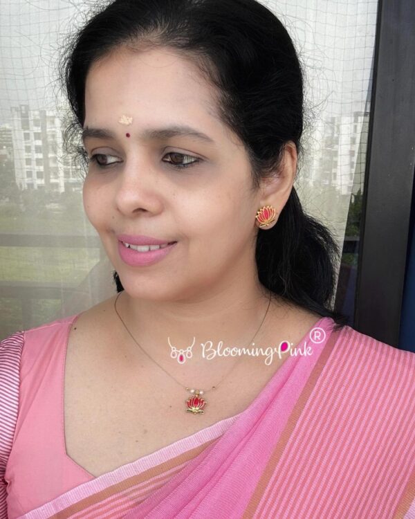 Lotus Invisible with Studs