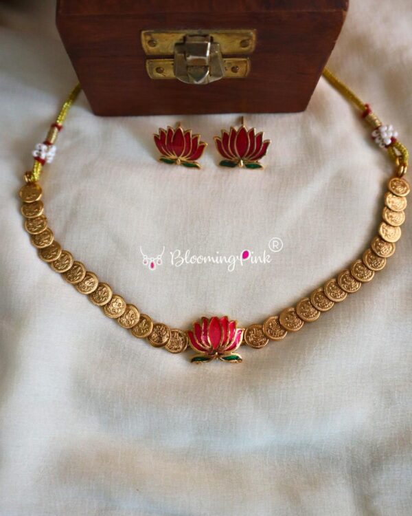 Coin Lotus Choker Set