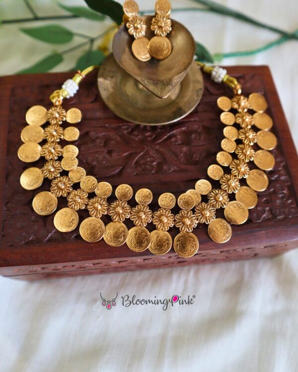 Prakriti Double Coin Choker