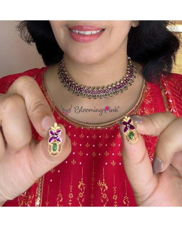 Green Oval Temple Necklace