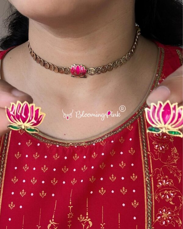 Coin Lotus Choker Set