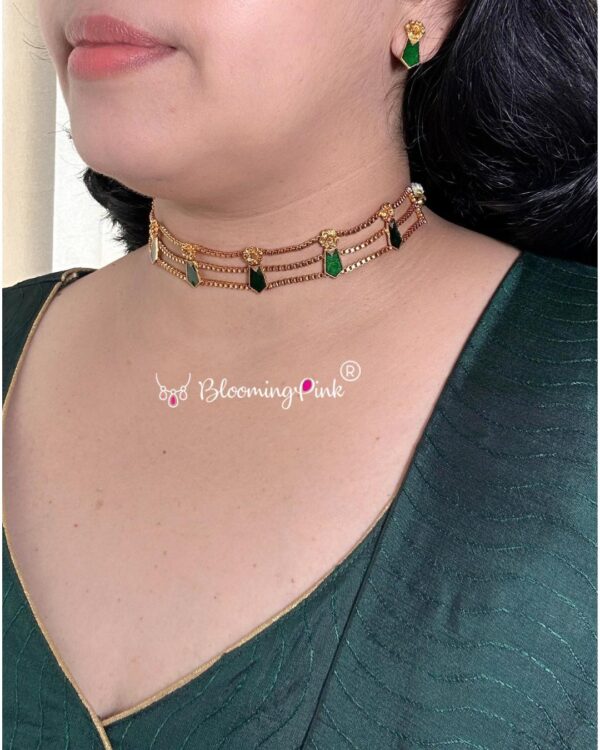 String Nagapadam Choker