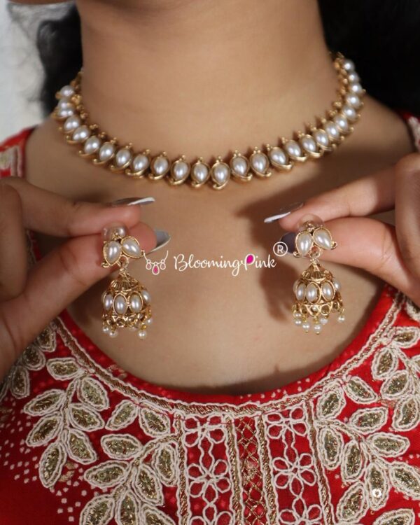 Gauri Pearl studded Necklace