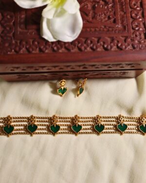 String Palakka Choker