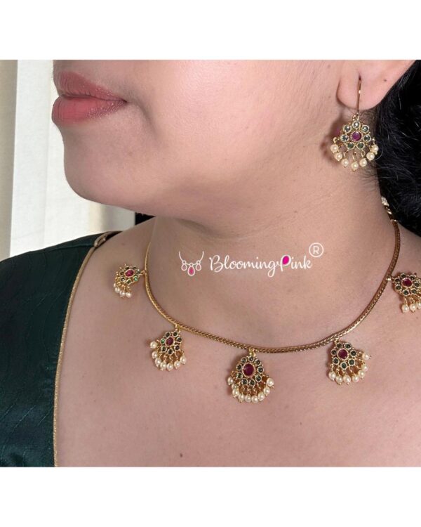 Pushpam Short Necklace