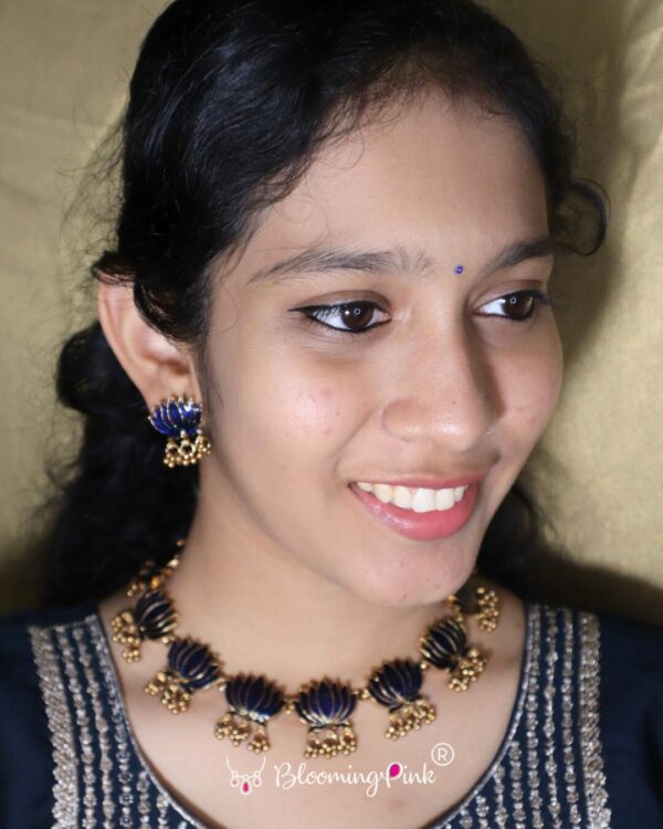 Lotus Blue, Green Necklace