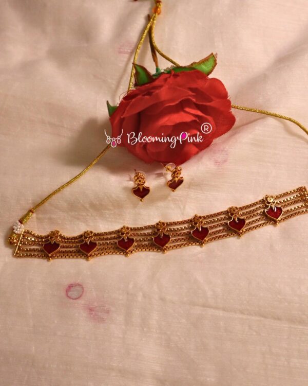 String Palakka Choker