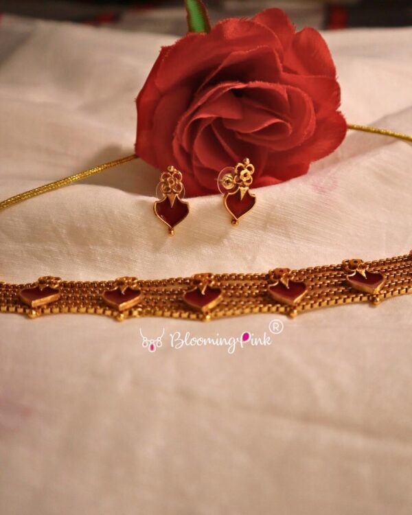 String Palakka Choker