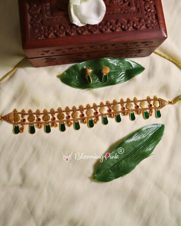 Coin Nagapadam Choker