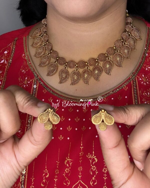 Abha Matt Gold Necklace