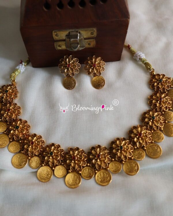 Flower Coin Choker