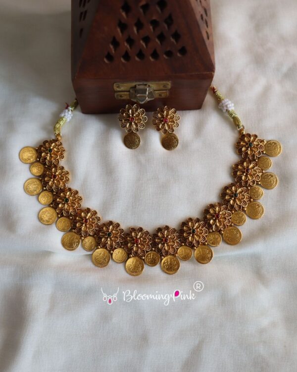 Flower Coin Choker