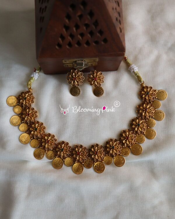 Flower Coin Choker