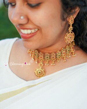 Flower Adukku Choker