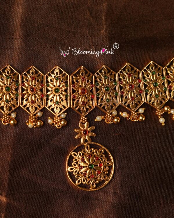 Flower Adukku Choker