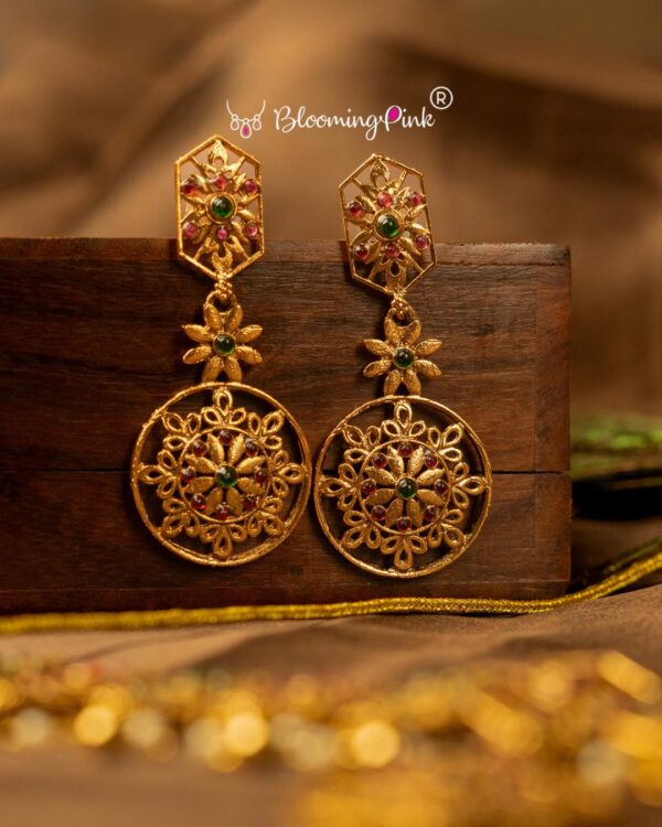 Flower Adukku Choker