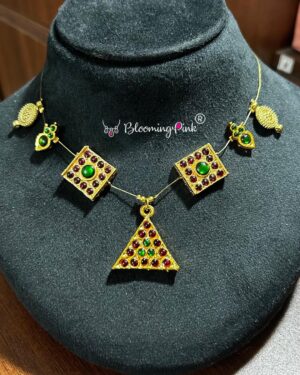 Invisible Triangle Kemp