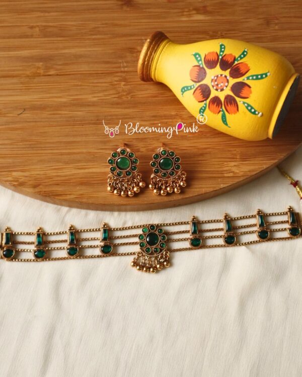 Flower String Choker