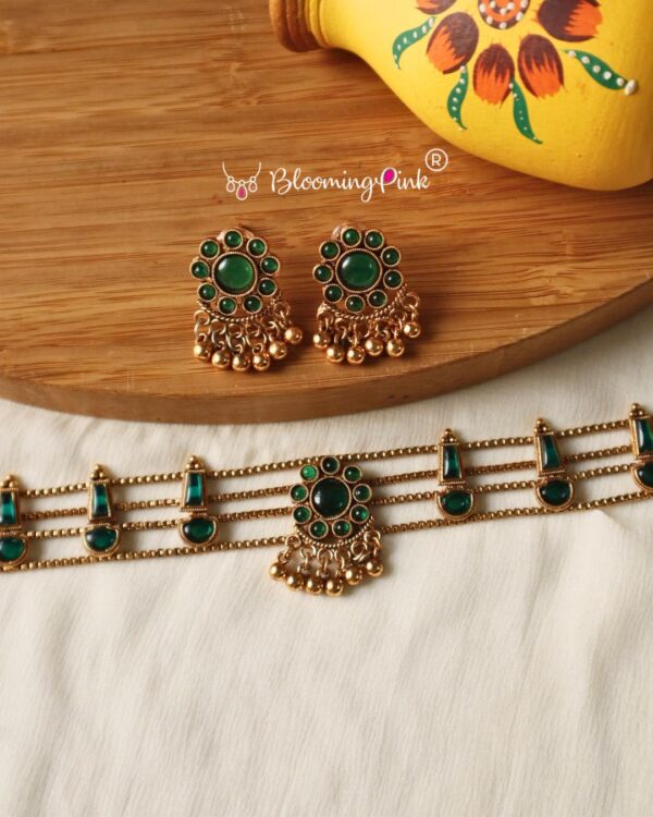 Flower String Choker