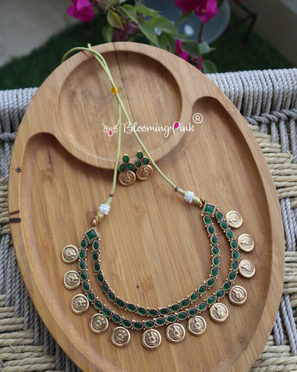 Lakshmi Coin Kemp Layer Necklace