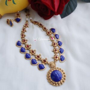 Blue Palakka Short Necklace