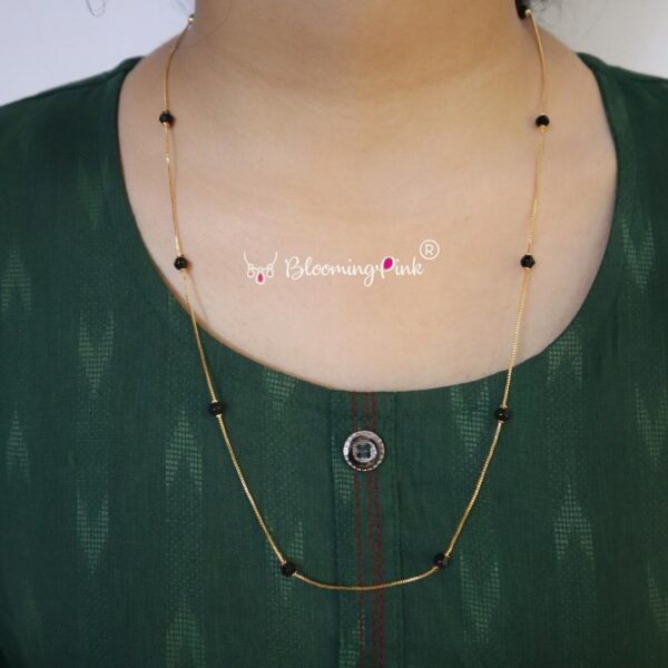 Amma Simple Black Crystal Chain