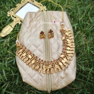 Ilakkathali Mayil Choker