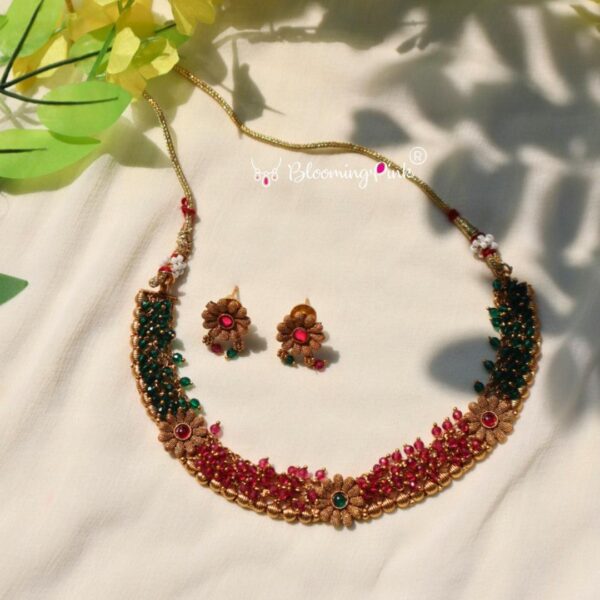 Abhiramam Short Necklace