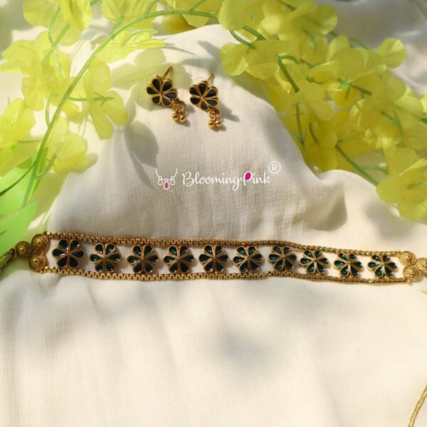 Green Flower Choker
