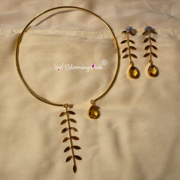 Leaves Neckcuff
