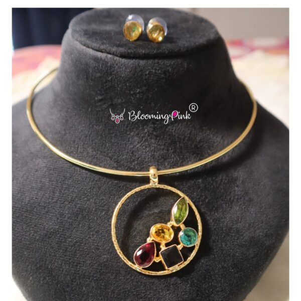 Flower Stones Neck cuff