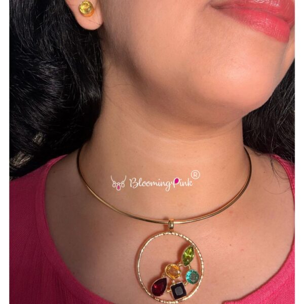 Flower Stones Neck cuff